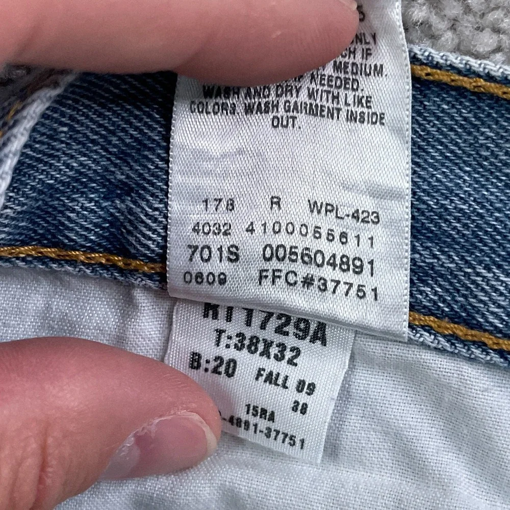 Levis Jeans Mens 38x32 Blue Comfort Fit 560 Relaxed Tapered Denim Baggy Skater